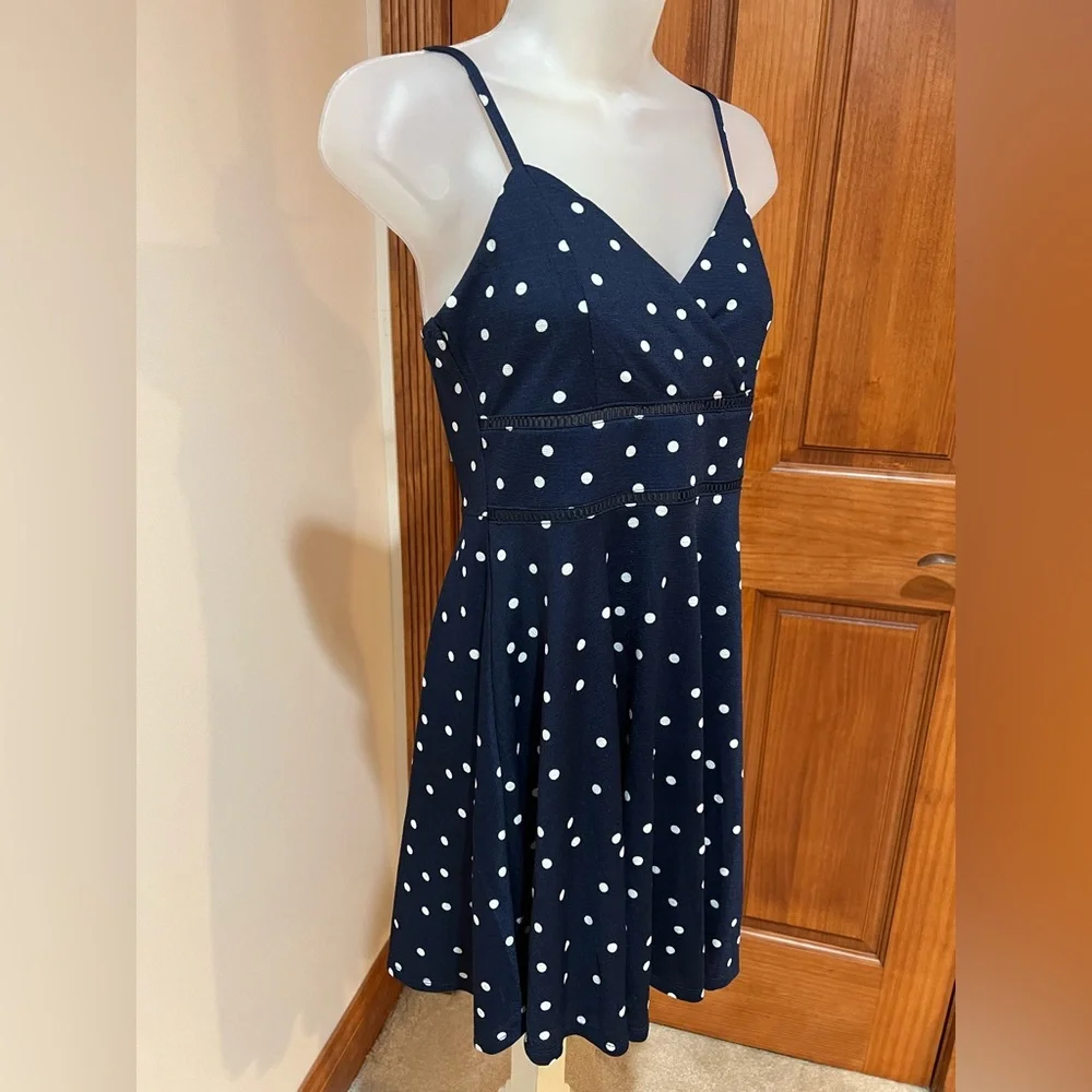 NWT 🏷️ JUN & IVY BY FRANCESCA’S NAVY, POLKA DOT STYLE COCKTAIL DRESS SIZE SMALL - Picture 5 of 7